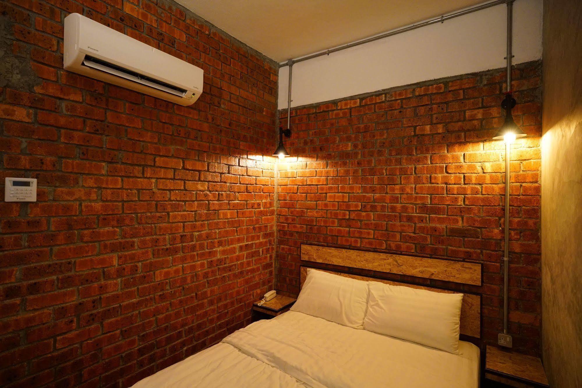 Brick Box Hotel @ Oldtown Ипох Екстериор снимка